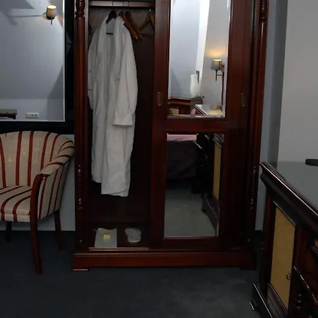 Vigo Grand Hotel 3*