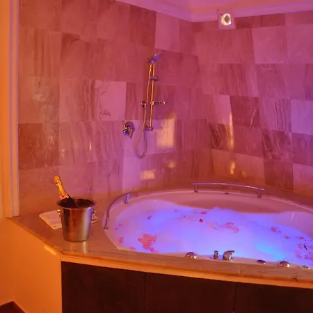 Vigo Grand Hotel 3*